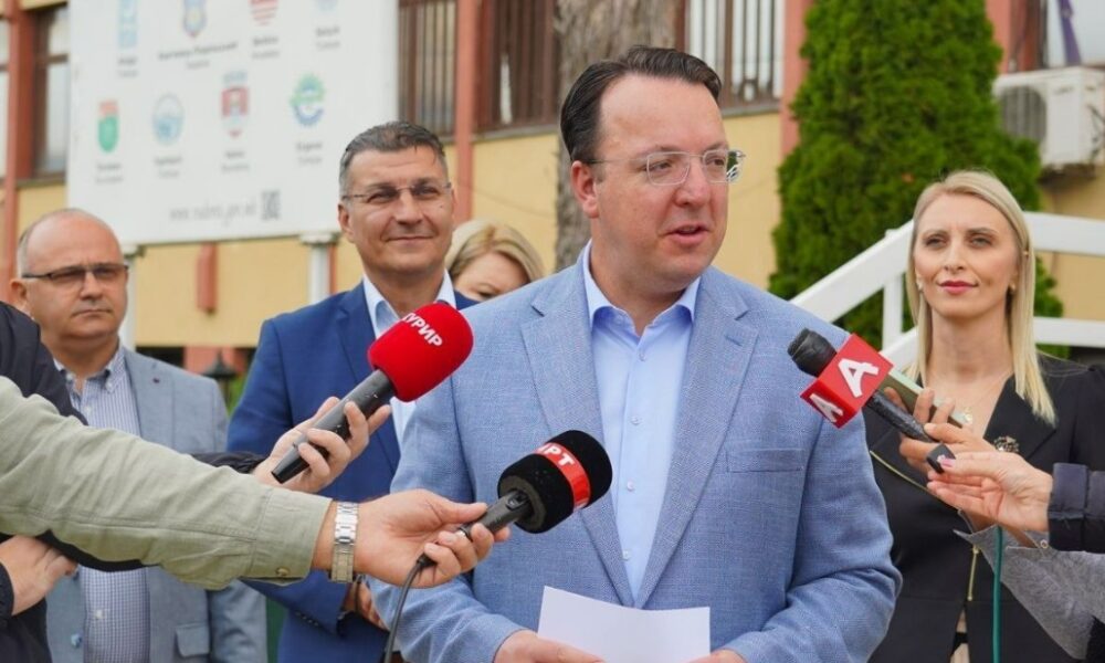 Николоски: Ќе се гради експресен пат од Радовиш до границата со Бугарија